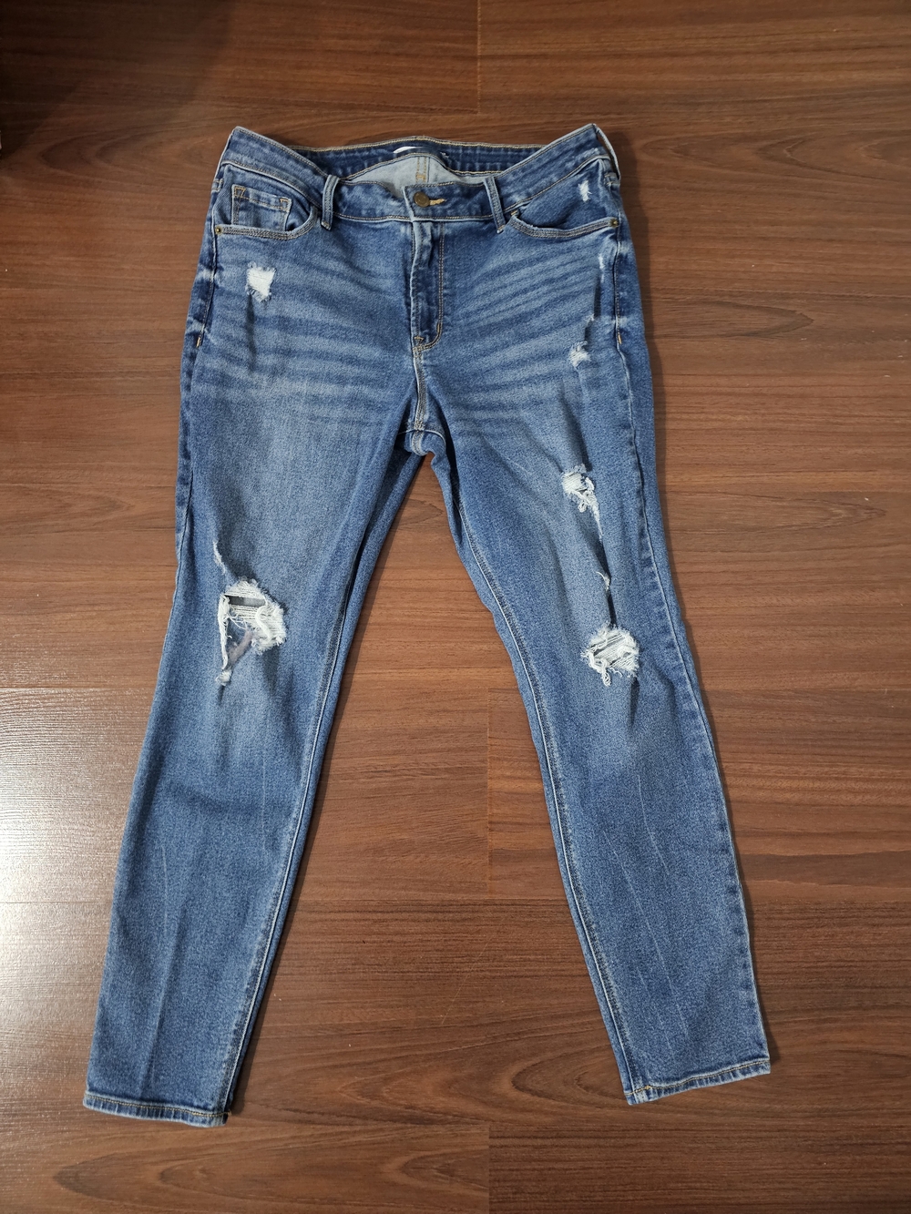 Old Navy Women’s Blue Distressed Skinny Jeans